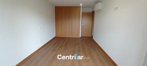 Loja e Apartamento T2  junto ao Palácio do Gelo – Versatilidade e Rentabilidade