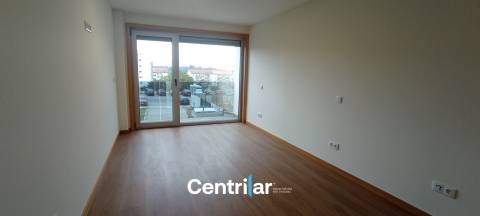 Loja e Apartamento T2  junto ao Palácio do Gelo – Versatilidade e Rentabilidade