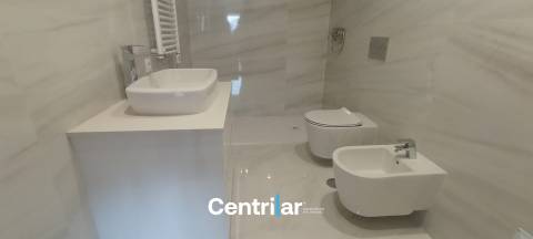 Loja e Apartamento T2  junto ao Palácio do Gelo – Versatilidade e Rentabilidade