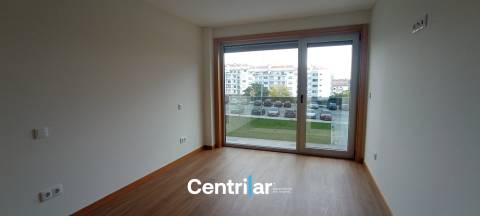 Loja e Apartamento T2  junto ao Palácio do Gelo – Versatilidade e Rentabilidade