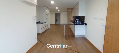 Loja e Apartamento T2  junto ao Palácio do Gelo – Versatilidade e Rentabilidade