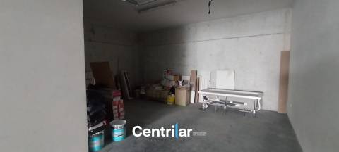 Loja e Apartamento T2  junto ao Palácio do Gelo – Versatilidade e Rentabilidade