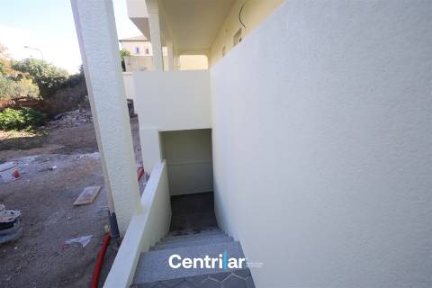 Andar Moradia T2 Remodelado no Centro de Mangualde com Jardim e Garagem