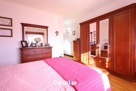 Moradia T5 com Piscina e Vista para a Serra da Estrela em Mangualde