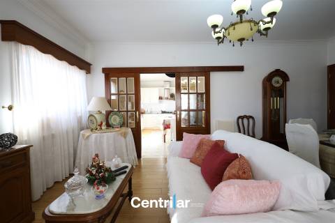 Moradia T5 com Piscina e Vista para a Serra da Estrela em Mangualde