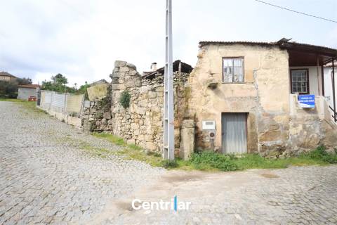 Moradia para Remodelação – Excelente Oportunidade!