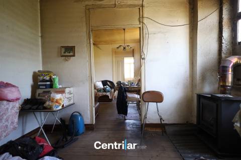 Imóvel em Pedra com Terreno Edificável e Vista para a Serra da Estrela