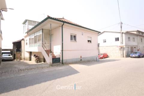 Moradia T2+1 , Viseu, Real , 9 KM de Mangualde