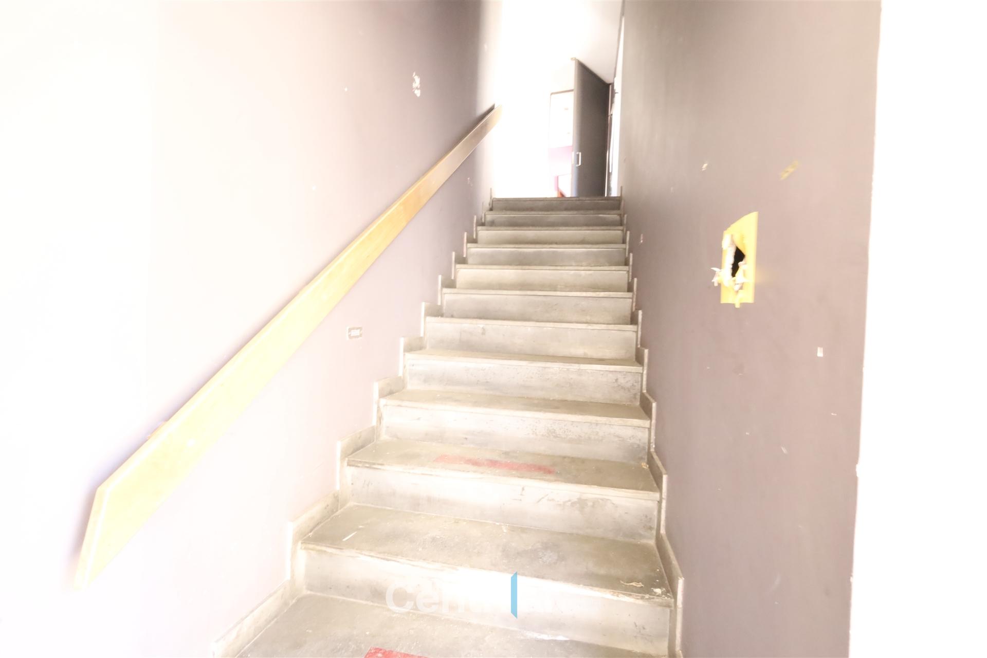Loja/Restauração ou Alojamento na Vila Nova de Tazem-140.000 mil