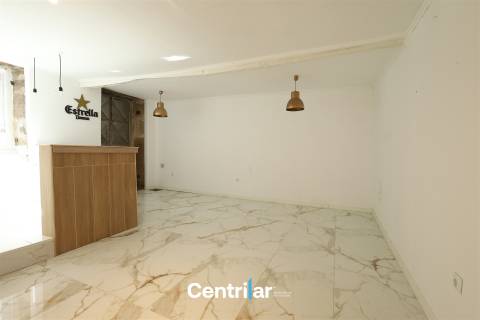 Moradia T3 com pátio e terraço