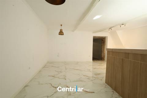 Moradia T3 com pátio e terraço