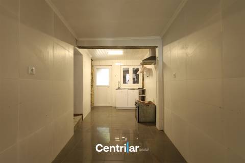 Moradia T3 com pátio e terraço