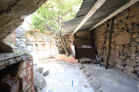 Moradia T3 com pátio e terraço