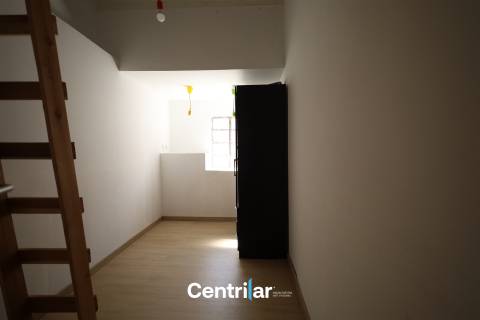 Moradia T3 com pátio e terraço
