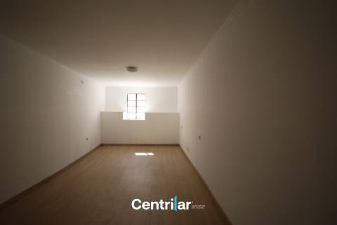 Moradia T3 com pátio e terraço