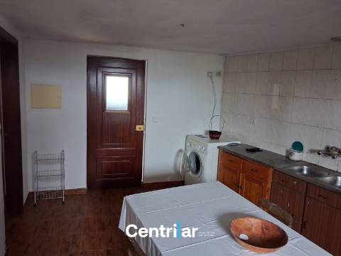 Moradia Geminada T2 Venda em Cabanas de Viriato,Carregal do Sal