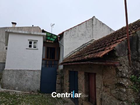 Moradia Geminada T2 Venda em Cabanas de Viriato,Carregal do Sal