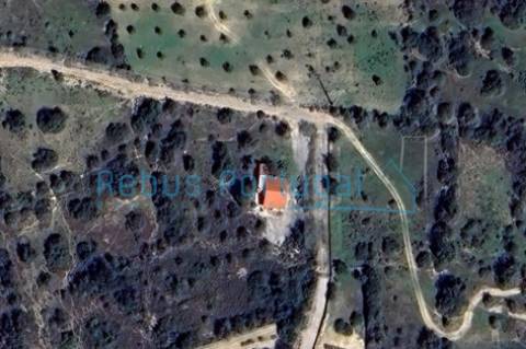 Ruína para Restauro com Terreno Generoso e Vista Deslumbrante