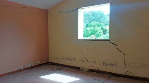 Ruína para Restauro com Terreno Generoso e Vista Deslumbrante