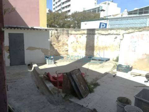 Moradia para Restaurar T3 Venda em Faro (Sé e São Pedro),Faro