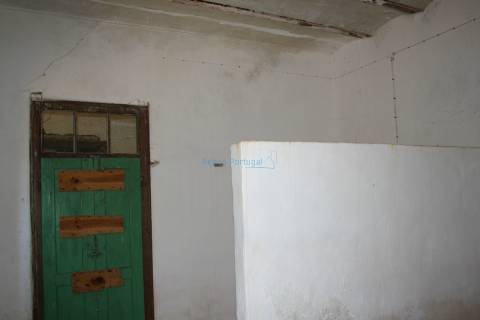 Quinta antiga com muito potencial