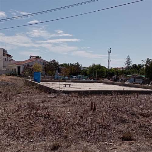 Terreno para construção, com furo