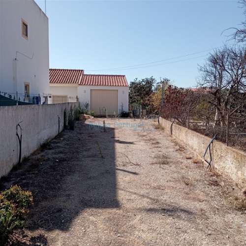 Terreno para construção, com furo