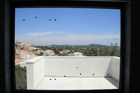 Moradia 5 suites, com piscina e chão radiante