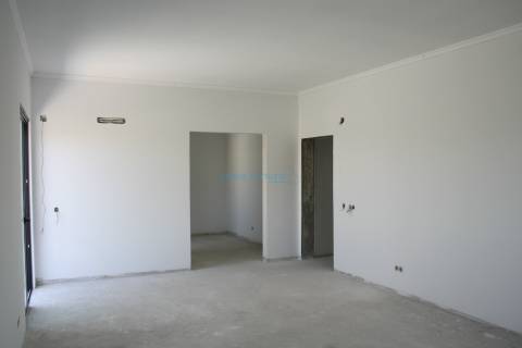 Moradia 5 suites, com piscina e chão radiante