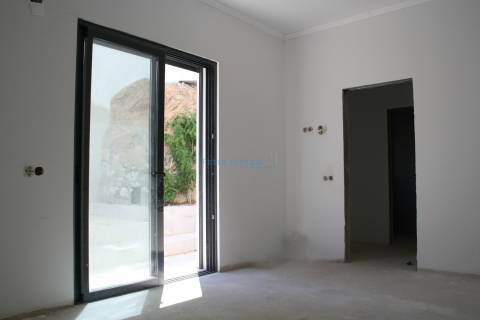 Moradia 5 suites, com piscina e chão radiante