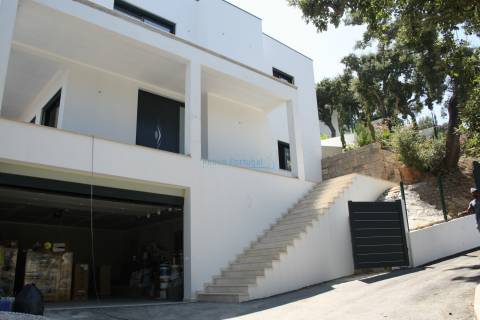 Moradia 5 suites, com piscina e chão radiante