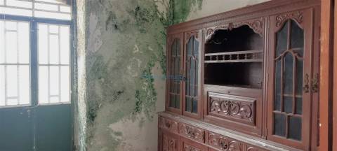 Quinta para restauro, com furo e terreno plano