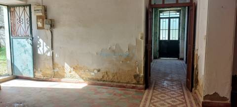 Quinta para restauro, com furo e terreno plano