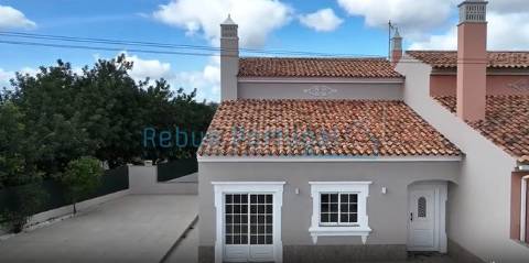 Moradia T3 entre o campo e a cidade – Um lar acolhedor em Loulé