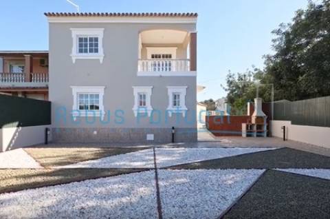 Moradia T3 entre o campo e a cidade – Um lar acolhedor em Loulé