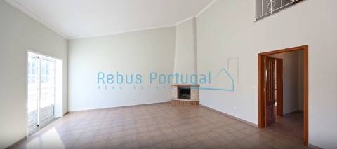 Moradia T3 entre o campo e a cidade – Um lar acolhedor em Loulé