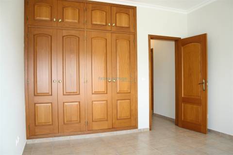 Moradia T3 entre o campo e a cidade – Um lar acolhedor em Loulé