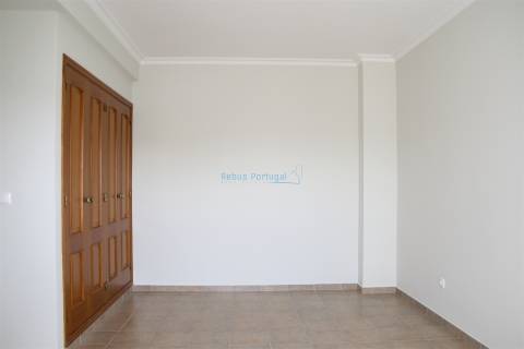 Moradia T3 entre o campo e a cidade – Um lar acolhedor em Loulé