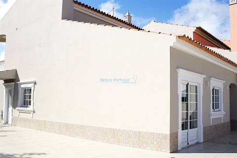 Moradia T3 entre o campo e a cidade – Um lar acolhedor em Loulé