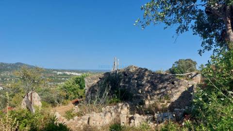 Terreno com projeto aprovado para moradia T3, magnifica vista mar