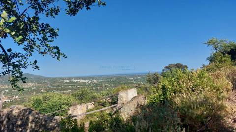 Terreno com projeto aprovado para moradia T3, magnifica vista mar