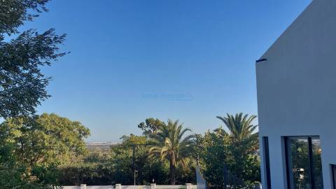 Terreno para construção de 1 ou 2 moradias, magnifica vista de mar