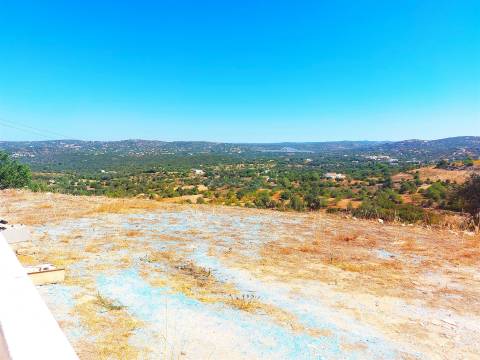 Quinta com 2 moradias para restaurar