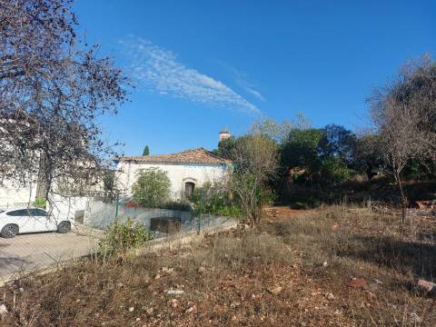 Uma Tela com História: Oportunidade Única nos Arredores de Loulé