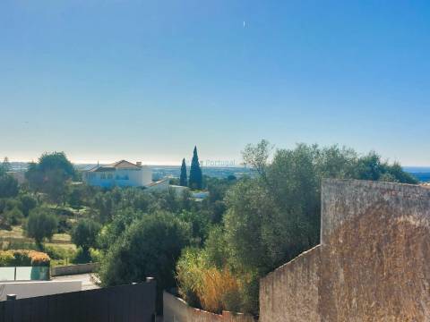 Excelente Lote de 120m² no Coração de Santa Bárbara de Nexe com Vista Mar