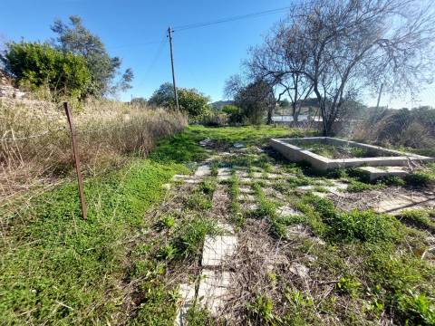 Excelente Lote de 120m² no Coração de Santa Bárbara de Nexe com Vista Mar