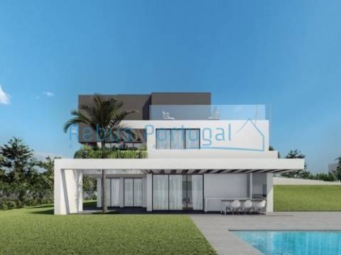 Terreno com infraestruturas para Moradia de Luxo em Construção