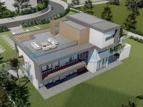 Terreno com infraestruturas para Moradia de Luxo em Construção