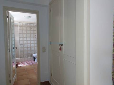 Moradia T3+1 de Charme Tradicional com Jardim e Potencial de Anexo