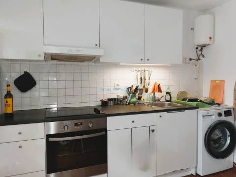 Moradia T3+1 de Charme Tradicional com Jardim e Potencial de Anexo